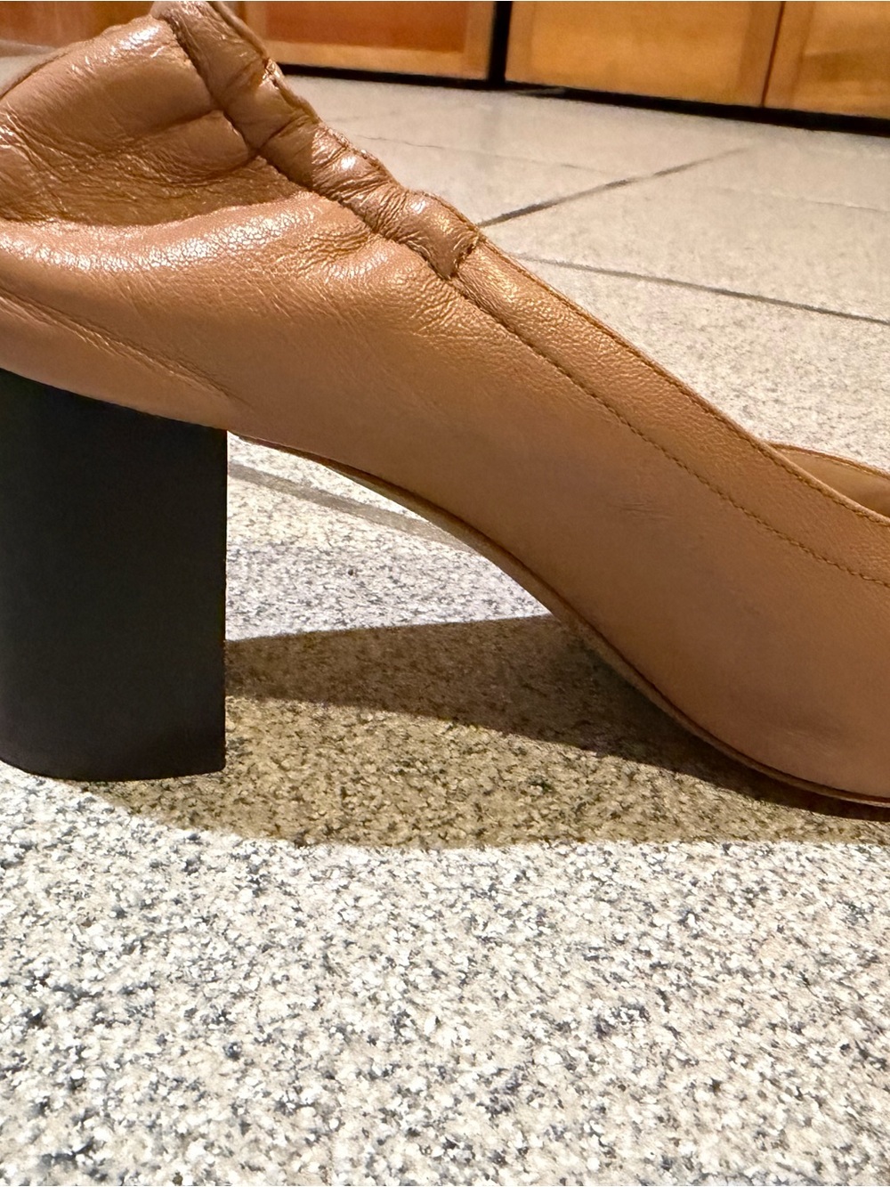 Everlane Women’s Tan Leather Elastic-Back Pumps size 7.5 - Picture 5 of 5